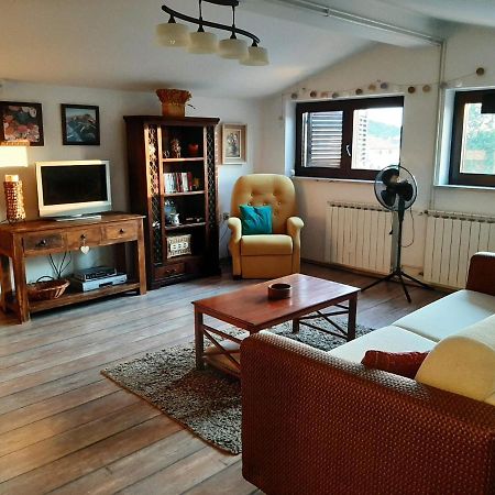 Nice, Cosy Studio Apartment With Shared Outdoor Pool Banjole Ngoại thất bức ảnh