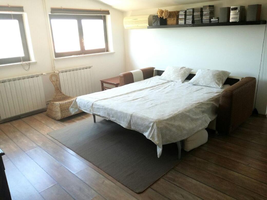 Nice, Cosy Studio Apartment With Shared Outdoor Pool Banjole Ngoại thất bức ảnh