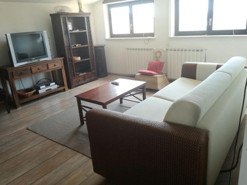 Nice, Cosy Studio Apartment With Shared Outdoor Pool Banjole Ngoại thất bức ảnh