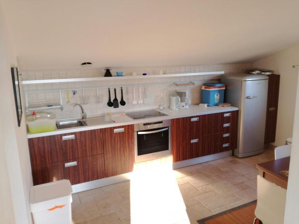 Nice, Cosy Studio Apartment With Shared Outdoor Pool Banjole Ngoại thất bức ảnh